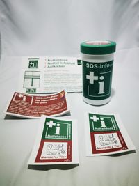 2x Notfalldose, SOS Notfalldose mit Rettungsaufkleber und  Informationsblatt, Patientendose, SOS Dose mit kostenloser  Notfalldokumentation